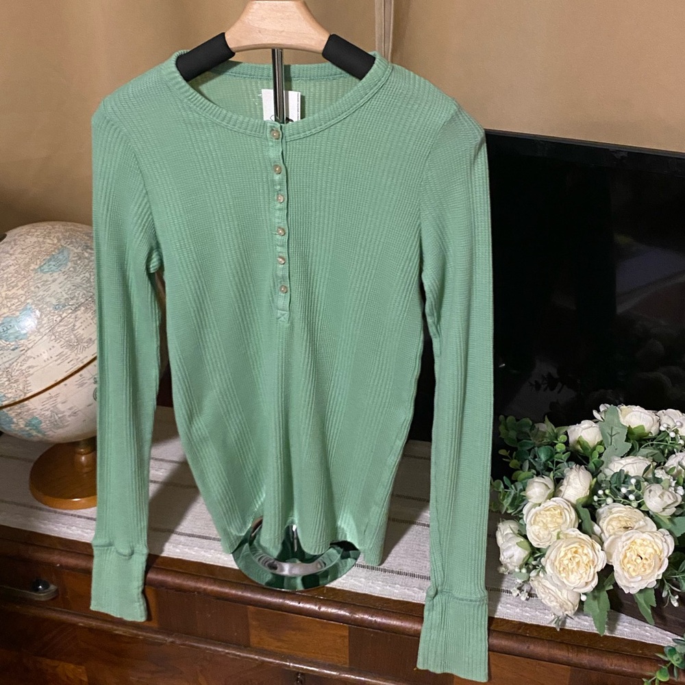 Aerie Light Green Long Sleeve